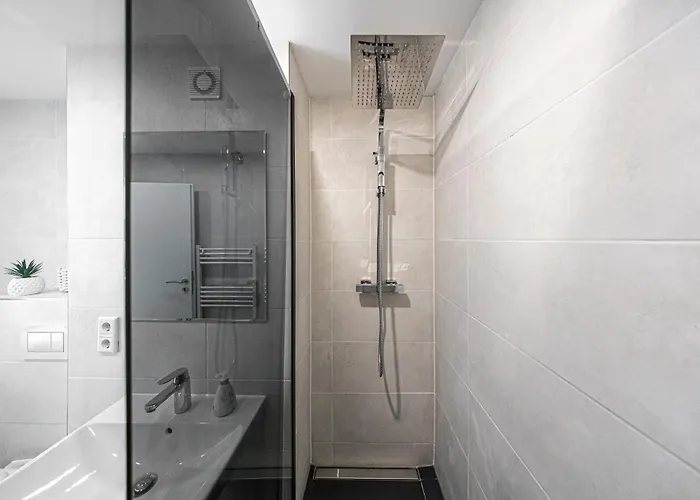 Design Leipzig Airport Dhl Amazon Voll Ausgestattet Free Parking Apartment Schkeuditz