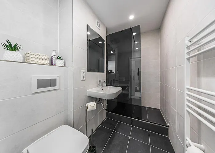 Design Leipzig Airport Dhl Amazon Voll Ausgestattet Free Parking Schkeuditz